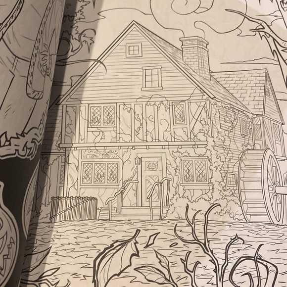 Disney Art of Coloring: Hocus Pocus - Picture 2 of 4